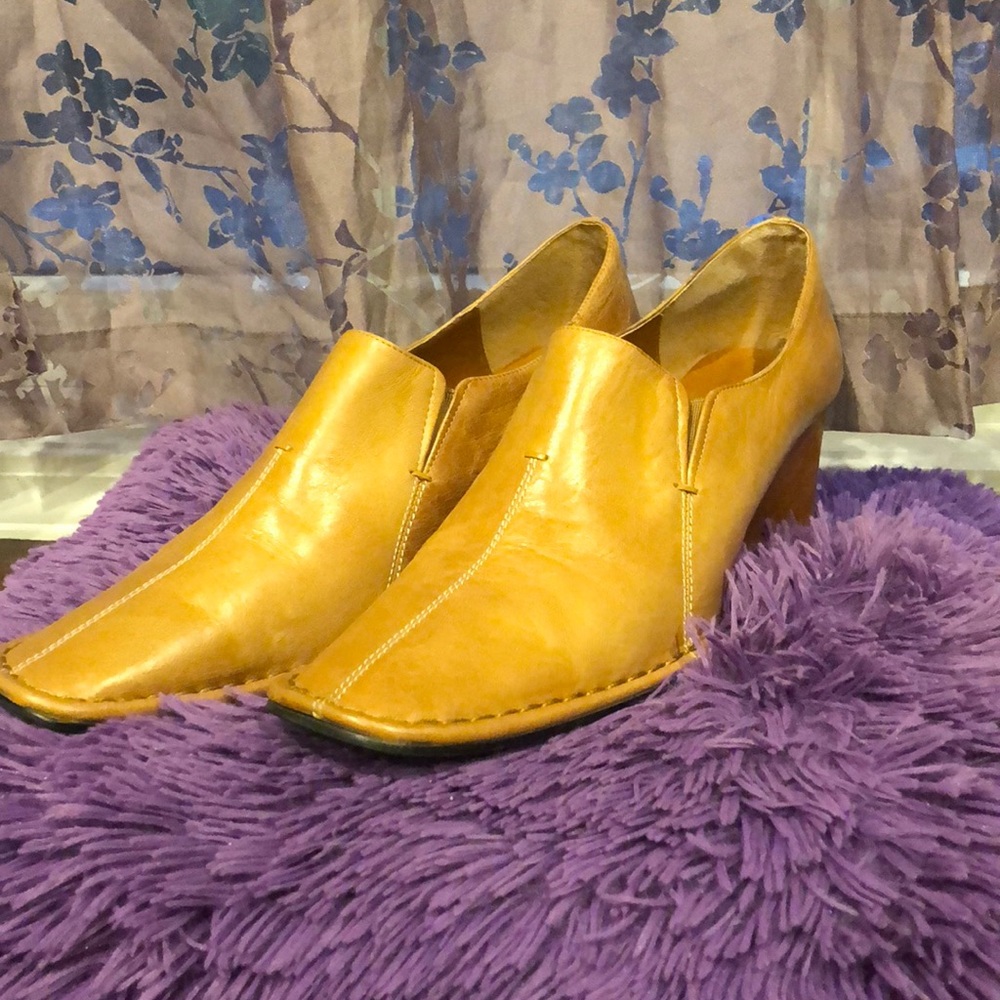 Tan Henry Ferrera Wedges